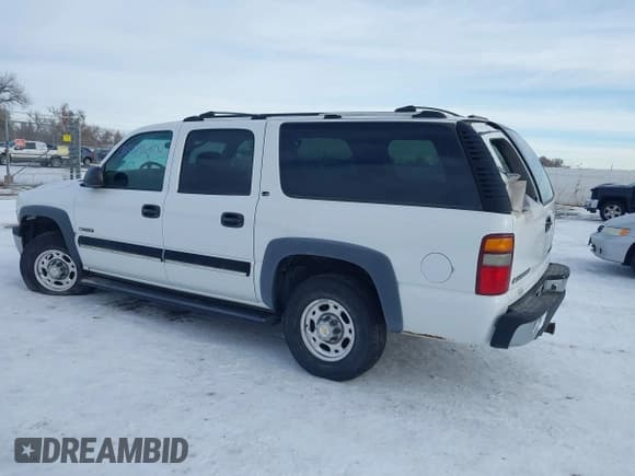 ✅ 2000 Chevrolet Suburban LT • VIN: 3GNGK26U0YG223877 • Лот: 38575224. Опубликован ранее на IAAI с пробегом 237 704 миль. Бесплатный доступ к архиву аукционных продаж из США и подробный отчёт об истории автомобиля на DreamBid. Изображение 3.