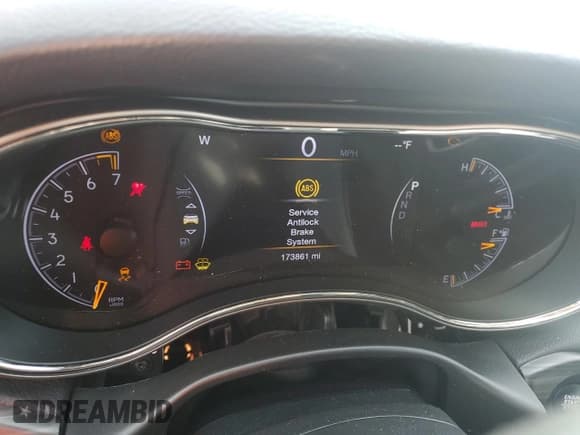 ✅ 2020 Jeep Grand Cherokee Limited X • VIN: 1C4RJEBG0LC113848 • Lot: 82342545. Listed on Copart with 173,861 mi. Free auction sales archive from the USA and detailed vehicle history report at DreamBid. Image 9.