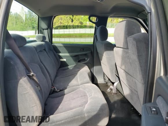 ✅ 2001 Chevrolet Silverado 2500HD LS • VIN: 1GCHC23G51F185241 • Lot: 57222815. Wystawiony na Copart z przebiegiem 144 007 mil. Bezpłatny archiwum sprzedaży aukcyjnych z USA i szczegółowy raport historii pojazdu na DreamBid. Zdjęcie 10.