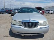 ✅ 1998 Lincoln Town Car Signature • VIN: 1LNFM82W1WY674095 • Lot: 42673161. Listed on IAAI with 150,245 mi. Free auction sales archive from the USA and detailed vehicle history report at DreamBid. Image 11.