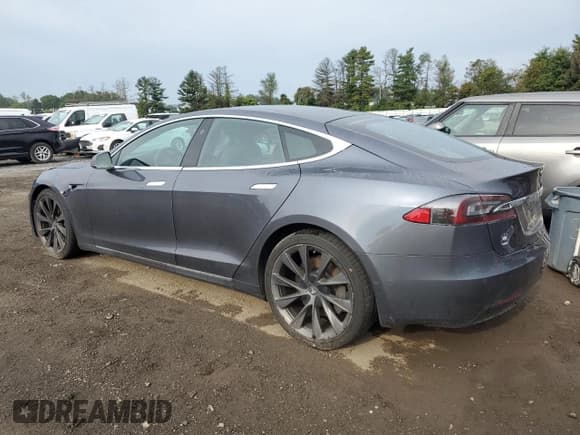 ✅ 2021 Tesla Model S Long Range Plus • VIN: 5YJSA1E2XMF423925 • Lot: 81634915. Wystawiony na Copart z przebiegiem Nie podano. Bezpłatny archiwum sprzedaży aukcyjnych z USA i szczegółowy raport historii pojazdu na DreamBid. Zdjęcie 2.