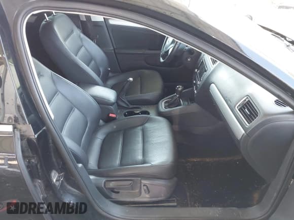 ✅ 2013 Volkswagen Jetta SE • VIN: 3VWBP7AJ2DM258024 • Лот: 42850479. Опубликован ранее на IAAI с пробегом 105 391 миль. Бесплатный доступ к архиву аукционных продаж из США и подробный отчёт об истории автомобиля на DreamBid. Изображение 5.