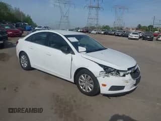 2011 Chevrolet Cruze LS z VIN 1G1PC5SH1B7295232, wystawiony jako IAAI lot #42116984 z przebiegiem 119 325 mil mil oraz . Historia ofert i sprzedaży dostępna na DreamBid. Obrazek 1.