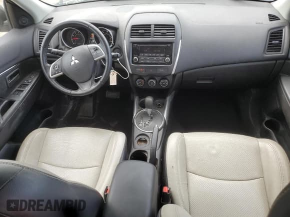 ✅ 2014 Mitsubishi Outlander ES • VIN: 4A4AP3AU0EE024689 • Lot: 70318265. Listed on Copart with 106,856 mi. Free auction sales archive from the USA and detailed vehicle history report at DreamBid. Image 8.