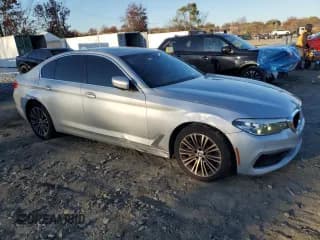 ✅ 2019 BMW 5 Series 530i xDrive • VIN: WBAJA7C53KWW18301 • Лот: 92896775. Опубликован ранее на Copart с пробегом 144 213 миль. Бесплатный доступ к архиву аукционных продаж из США и подробный отчёт об истории автомобиля на DreamBid. Изображение 4.