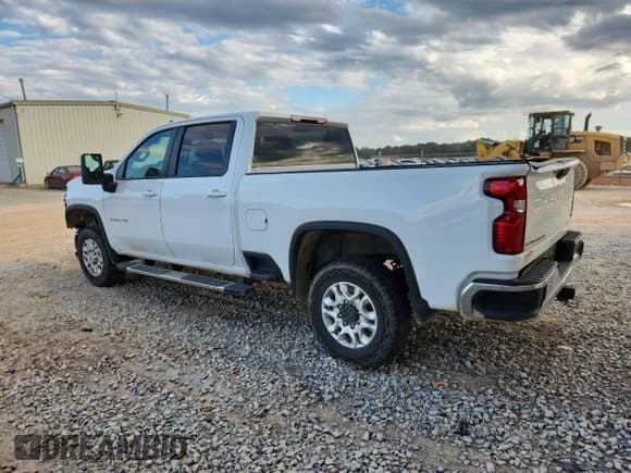 ✅ 2022 Chevrolet Silverado 2500HD LT • VIN: 1GC1YNEYXNF201515 • Лот: 84231315. Опубликован ранее на Copart с пробегом 109 736 миль. Бесплатный доступ к архиву аукционных продаж из США и подробный отчёт об истории автомобиля на DreamBid. Изображение 2.