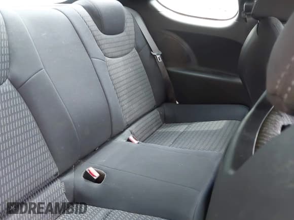 ✅ 2013 Hyundai Genesis Coupe 2.0T • VIN: KMHHT6KD2DU099816 • Lot: 42847607. Wystawiony na IAAI z przebiegiem 79 485 mil. Bezpłatny archiwum sprzedaży aukcyjnych z USA i szczegółowy raport historii pojazdu na DreamBid. Zdjęcie 8.