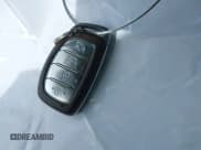 ✅ 2019 Hyundai Ioniq Blue • VIN: KMHC65LC5KU168562 • Lot: 41500128. Wystawiony na IAAI z przebiegiem 168 590 mil. Bezpłatny archiwum sprzedaży aukcyjnych z USA i szczegółowy raport historii pojazdu na DreamBid. Zdjęcie 11.