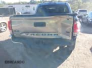 ✅ 2017 Toyota Tacoma TRD Sport • VIN: 3TMCZ5AN4HM097187 • Lot: 43084585. Listed on IAAI with 111,786 mi. Free auction sales archive from the USA and detailed vehicle history report at DreamBid. Image 21.