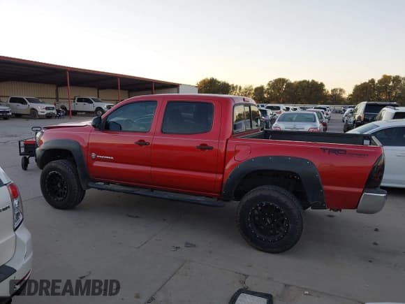 ✅ 2014 Toyota Tacoma PreRunner • VIN: 3TMJU4GN5EM159313 • Lot: 43633698. Listed on IAAI with 124,549 mi. Free auction sales archive from the USA and detailed vehicle history report at DreamBid. Image 14.