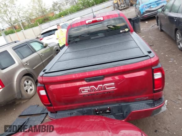 ✅ 2024 GMC Canyon 4WD AT4 • VIN: 1GTP6DEK5R1152863 • Лот: 42114275. Опубликован ранее на IAAI с пробегом 21 584 миль. Бесплатный доступ к архиву аукционных продаж из США и подробный отчёт об истории автомобиля на DreamBid. Изображение 16.