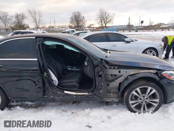 ✅ 2021 Mercedes-Benz C 300 • VIN: W1KWF8EB0MR640153 • Lot: 41164310. Listed on IAAI with 34,364 mi. Free auction sales archive from the USA and detailed vehicle history report at DreamBid. Image 6.