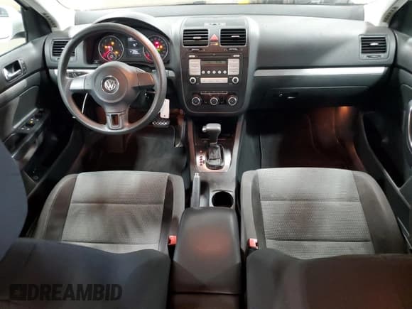 ✅ 2010 Volkswagen Jetta S • VIN: 3VWJZ7AJ2AM003939 • Лот: 64575465. Опубликован ранее на Copart с пробегом 194 688 миль. Бесплатный доступ к архиву аукционных продаж из США и подробный отчёт об истории автомобиля на DreamBid. Изображение 8.