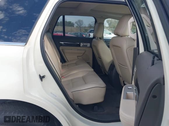 ✅ 2008 Lincoln MKX • VIN: 2LMDU88C68BJ15599 • Lot: 43483155. Listed on IAAI with 242,225 mi. Free auction sales archive from the USA and detailed vehicle history report at DreamBid. Image 8.