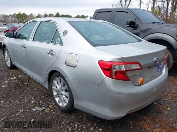 ✅ 2014 Toyota Camry LE • VIN: 4T1BD1FK8EU125464 • Lot: 43733062. Wystawiony na IAAI z przebiegiem 289 179 mil. Bezpłatny archiwum sprzedaży aukcyjnych z USA i szczegółowy raport historii pojazdu na DreamBid. Zdjęcie 3.