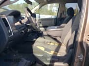 ✅ 2010 Dodge 1500 SLT • VIN: 1D7RV1GP7AS194006 • Lot: 46446055. Wystawiony na Copart z przebiegiem 330 534 mil. Bezpłatny archiwum sprzedaży aukcyjnych z USA i szczegółowy raport historii pojazdu na DreamBid. Zdjęcie 7.