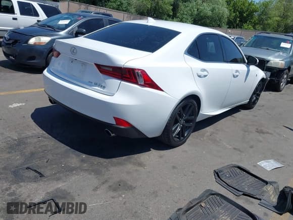 ✅ 2014 Lexus IS 350 • VIN: JTHCE1D23E5004892 • Lot: 42401727. Wystawiony na IAAI z przebiegiem 182 136 mil. Bezpłatny archiwum sprzedaży aukcyjnych z USA i szczegółowy raport historii pojazdu na DreamBid. Zdjęcie 4.