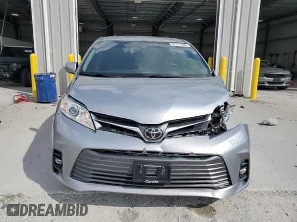 ✅ 2018 Toyota Sienna XLE Auto Access Seat • VIN: 5TDYZ3DC2JS939132 • Lot: 81111245. Listed on Copart with 102,220 mi. Free auction sales archive from the USA and detailed vehicle history report at DreamBid. Image 5.