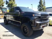 ✅ 2020 Chevrolet Silverado 1500 LT Trail Boss • VIN: 1GCPYFED2LZ364328 • Lot: 50989854. Wystawiony na Copart z przebiegiem 32 495 mil. Bezpłatny archiwum sprzedaży aukcyjnych z USA i szczegółowy raport historii pojazdu na DreamBid. Zdjęcie 4.