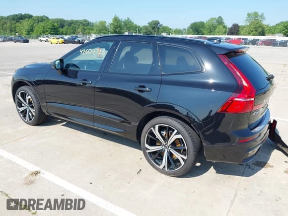 ✅ 2025 Volvo XC60 Ultra • VIN: YV4H60RM7S1030145 • Лот: 42604725. Опубликован ранее на IAAI с пробегом 2 389 миль. Бесплатный доступ к архиву аукционных продаж из США и подробный отчёт об истории автомобиля на DreamBid. Изображение 3.