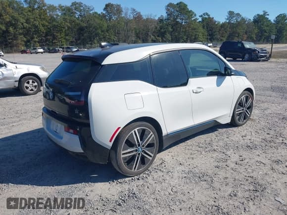 ✅ 2015 BMW i3 • VIN: WBY1Z4C59FV504081 • Лот: 43498997. Опубликован ранее на IAAI с пробегом 98 100 миль. Бесплатный доступ к архиву аукционных продаж из США и подробный отчёт об истории автомобиля на DreamBid. Изображение 4.