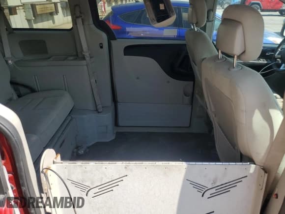 ✅ 2015 Dodge Grand Caravan SXT • VIN: 2C7WDGCG6FR557268 • Lot: 81091815. Listed on Copart with 97,342 mi. Free auction sales archive from the USA and detailed vehicle history report at DreamBid. Image 11.