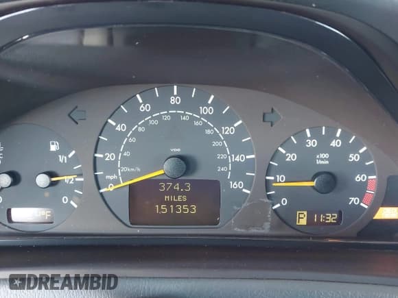 ✅ 2001 Mercedes-Benz CLK 320/430 • VIN: WDBLK65G01T070077 • Lot: 43783188. Wystawiony na IAAI z przebiegiem 151 353 mil. Bezpłatny archiwum sprzedaży aukcyjnych z USA i szczegółowy raport historii pojazdu na DreamBid. Zdjęcie 7.