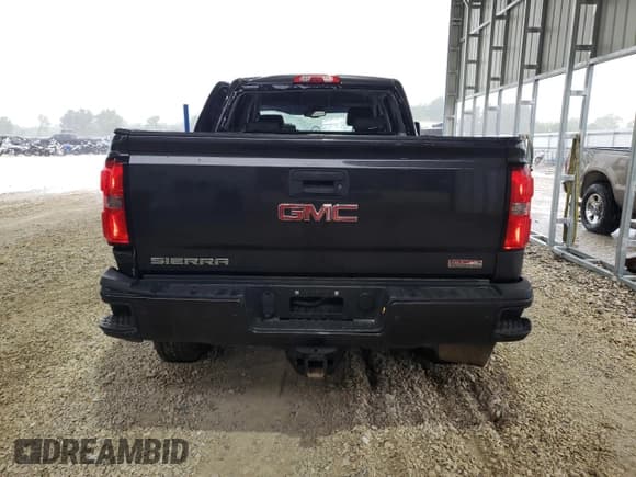 ✅ 2015 GMC Sierra 3500HD SLT • VIN: 1GT423C89FF510979 • Лот: 58666645. Опубликован ранее на Copart с пробегом 211 833 миль. Бесплатный доступ к архиву аукционных продаж из США и подробный отчёт об истории автомобиля на DreamBid. Изображение 6.