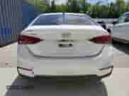 2019 Hyundai Accent SE z VIN 3KPC24A3XKE083969, wystawiony jako Copart lot #59480934 z przebiegiem 89 431 mil mil oraz Szkoda całkowita • Salvage title. Historia ofert i sprzedaży dostępna na DreamBid. Obrazek 6.