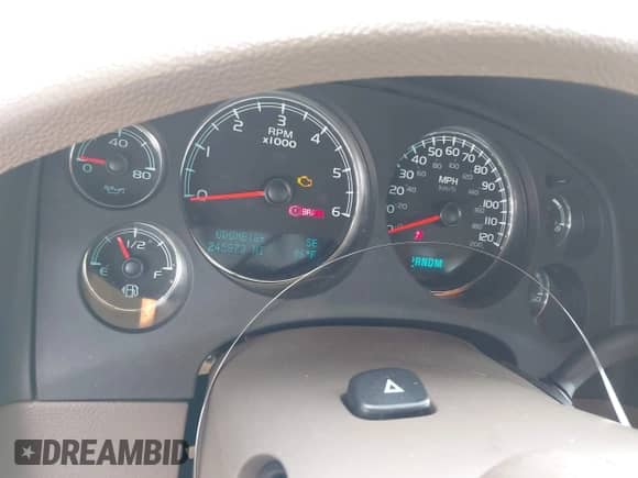 2012 Chevrolet Tahoe LT z VIN 1GNSCBE06CR215264, wystawiony jako IAAI lot #43274793 z przebiegiem 245 873 mil mil oraz . Historia ofert i sprzedaży dostępna na DreamBid. Obrazek 7.