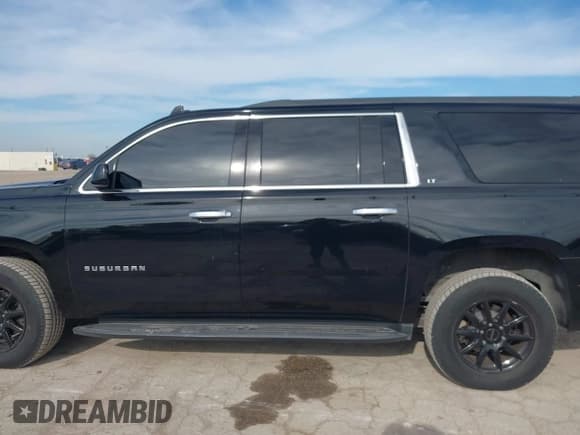 ✅ 2020 Chevrolet Suburban LT • VIN: 1GNSCHKC4LR154126 • Лот: 43843753. Опубликован ранее на IAAI с пробегом 190 965 миль. Бесплатный доступ к архиву аукционных продаж из США и подробный отчёт об истории автомобиля на DreamBid. Изображение 14.