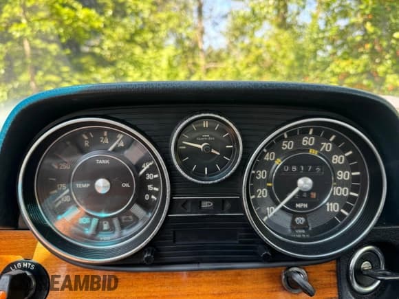 ✅ 1975 Mercedes-Benz 300 • VIN: 11511412026152 • Лот: 56565705. Опубликован ранее на Copart с пробегом 6 172 миль. Бесплатный доступ к архиву аукционных продаж из США и подробный отчёт об истории автомобиля на DreamBid. Изображение 8.