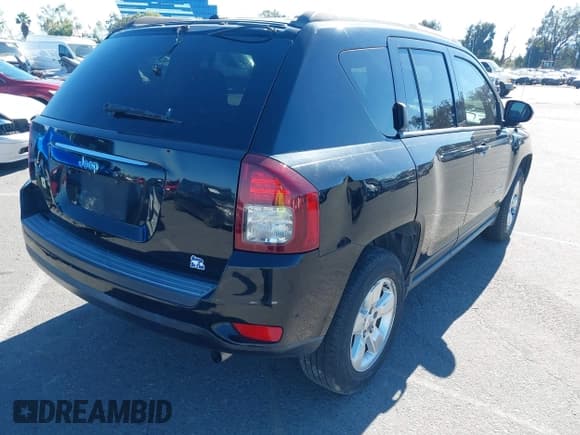 ✅ 2016 Jeep Compass Sport • VIN: 1C4NJCBAXGD651763 • Lot: 43432780. Wystawiony na IAAI z przebiegiem 103 978 mil. Bezpłatny archiwum sprzedaży aukcyjnych z USA i szczegółowy raport historii pojazdu na DreamBid. Zdjęcie 4.