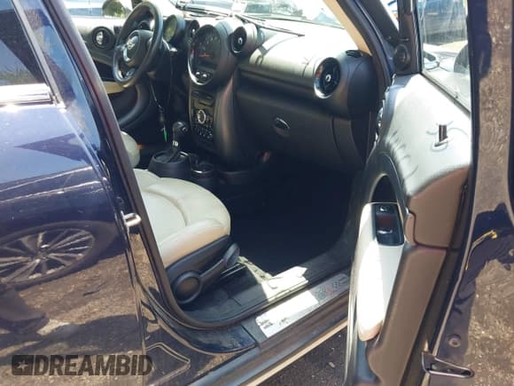 ✅ 2016 MINI Countryman S • VIN: WMWZC5C50GWU21322 • Lot: 42755125. Wystawiony na IAAI z przebiegiem 85 669 mil. Bezpłatny archiwum sprzedaży aukcyjnych z USA i szczegółowy raport historii pojazdu na DreamBid. Zdjęcie 5.