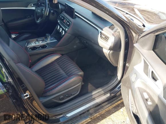 ✅ 2022 Genesis G70 3.3T • VIN: KMTG54TEXNU081959 • Lot: 42806346. Wystawiony na IAAI z przebiegiem 66 987 mil. Bezpłatny archiwum sprzedaży aukcyjnych z USA i szczegółowy raport historii pojazdu na DreamBid. Zdjęcie 5.