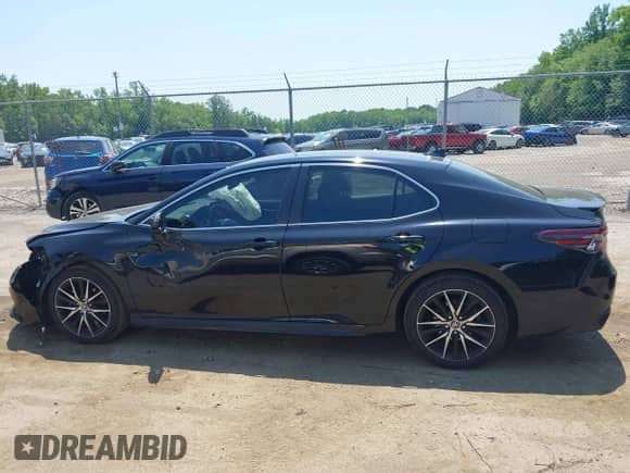2021 Toyota Camry SE with VIN 4T1G11BK6MU036852, listed as a IAAI auction lot 42590115 with 79,752 mi miles and . Bid and sale history available at DreamBid. Image 14.