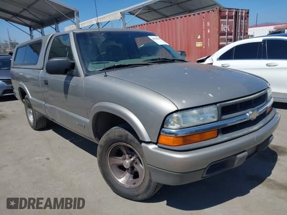 ✅ 2001 Chevrolet S-10 • VIN: 1GCCS14W018223802 • Lot: 42826624. Listed on IAAI with 160,841 mi. Free auction sales archive from the USA and detailed vehicle history report at DreamBid. Image 1.