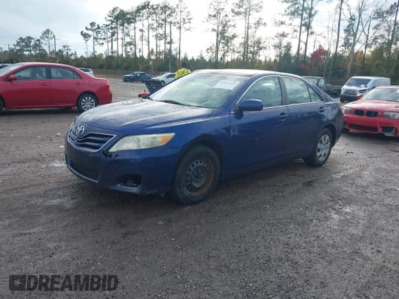 ✅ 2010 Toyota Camry SE • VIN: 4T1BF3EK0AU541560 • Лот: 43827026. Опубликован ранее на IAAI с пробегом 212 848 миль. Бесплатный доступ к архиву аукционных продаж из США и подробный отчёт об истории автомобиля на DreamBid. Изображение 2.