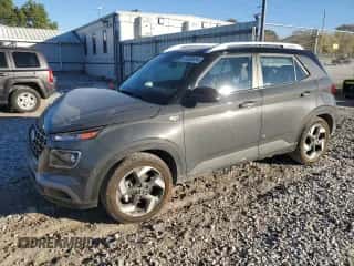 ✅ 2024 Hyundai Venue Limited • VIN: KMHRC8A39RU317539 • Лот: 81085894. Размещён на Copart с пробегом 13 416 миль миль. Получите бесплатный доступ к архиву аукционных продаж из США и посмотрите подробный отчёт об истории автомобиля на DreamBid. Изображение 1.