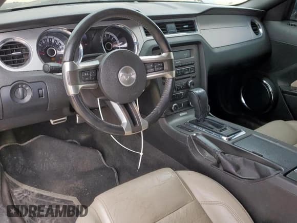 ✅ 2013 Ford Mustang V6 • VIN: 1ZVBP8EM7D5202967 • Lot: 61951025. Listed on Copart with 108,139 mi. Free auction sales archive from the USA and detailed vehicle history report at DreamBid. Image 8.