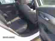 2024 Dodge Hornet R/T z VIN ZACPDFCWXR3A33544, wystawiony jako IAAI lot #42399881 z przebiegiem 2 027 mil mil oraz . Historia ofert i sprzedaży dostępna na DreamBid. Obrazek 8.