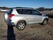 ✅ 2007 Toyota RAV4 Limited • VIN: JTMBD31V675066137 • Lot: 89514615. Wystawiony na Copart z przebiegiem 77 805 mil. Bezpłatny archiwum sprzedaży aukcyjnych z USA i szczegółowy raport historii pojazdu na DreamBid. Zdjęcie 3.