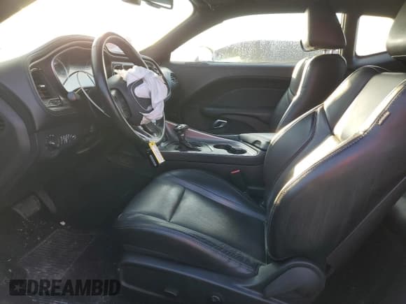 ✅ 2020 Dodge Challenger SXT • VIN: 2C3CDZGG5LH104559 • Lot: 77303443. Wystawiony na Copart z przebiegiem 23 923 mil. Bezpłatny archiwum sprzedaży aukcyjnych z USA i szczegółowy raport historii pojazdu na DreamBid. Zdjęcie 7.