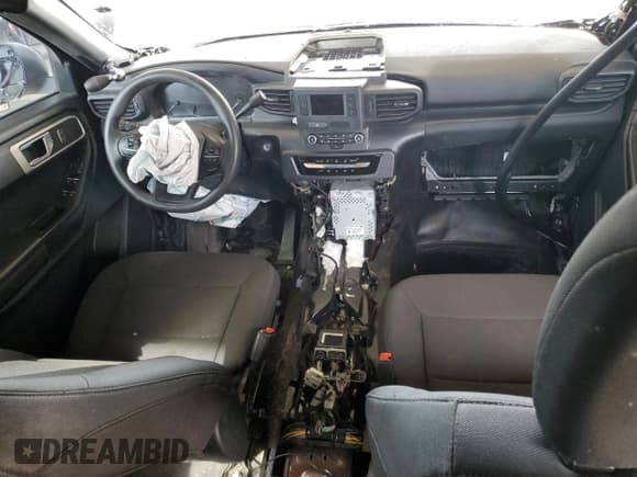 ✅ 2021 Ford Police Interceptor Utility • VIN: 1FM5K8AW6MNA10716 • Lot: 51613905. Wystawiony na Copart z przebiegiem Nie podano. Bezpłatny archiwum sprzedaży aukcyjnych z USA i szczegółowy raport historii pojazdu na DreamBid. Zdjęcie 8.