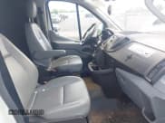 ✅ 2017 Ford Transit • VIN: 1FTYE1ZM6HKA00987 • Lot: 42470361. Wystawiony na IAAI z przebiegiem 121 034 mil. Bezpłatny archiwum sprzedaży aukcyjnych z USA i szczegółowy raport historii pojazdu na DreamBid. Zdjęcie 5.