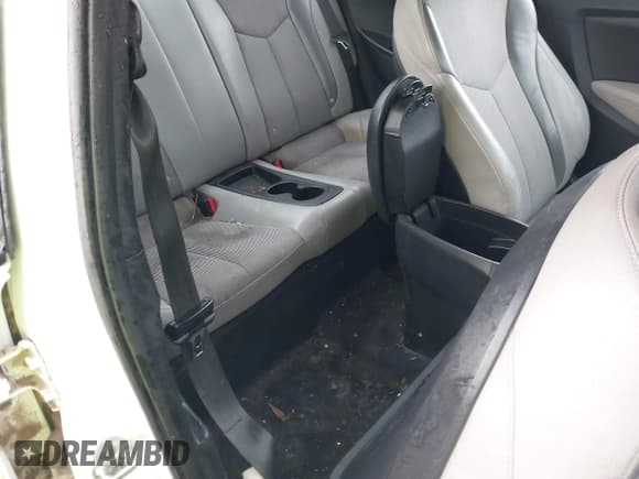 ✅ 2012 Hyundai Veloster w/Red Int • VIN: KMHTC6AD2CU030473 • Lot: 42591250. Wystawiony na IAAI z przebiegiem Nie podano. Bezpłatny archiwum sprzedaży aukcyjnych z USA i szczegółowy raport historii pojazdu na DreamBid. Zdjęcie 8.