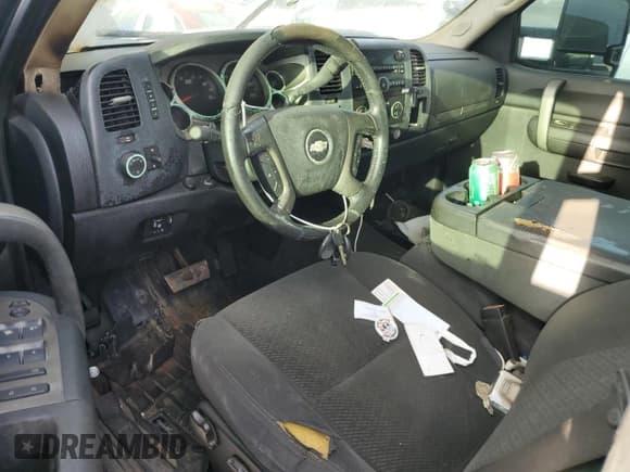 ✅ 2008 Chevrolet Silverado 2500HD 1LT • VIN: 1GCHK29698E127781 • Lot: 75123054. Wystawiony na Copart z przebiegiem Nie podano. Bezpłatny archiwum sprzedaży aukcyjnych z USA i szczegółowy raport historii pojazdu na DreamBid. Zdjęcie 8.