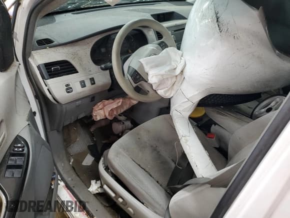 ✅ 2012 Toyota Sienna LE AAS • VIN: 5TDKK3DC1CS269618 • Lot: 49789095. Listed on Copart with Not provided. Free auction sales archive from the USA and detailed vehicle history report at DreamBid. Image 8.