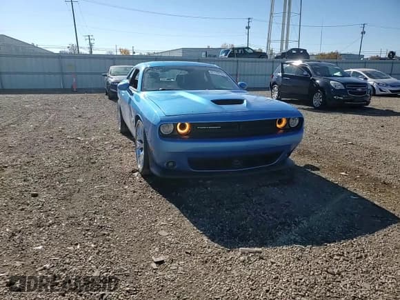 ✅ 2015 Dodge Challenger SRT 392 • VIN: 2C3CDZDJ5FH782295 • Lot: 91179775. Wystawiony na Copart z przebiegiem 24 945 mil. Bezpłatny archiwum sprzedaży aukcyjnych z USA i szczegółowy raport historii pojazdu na DreamBid. Zdjęcie 13.