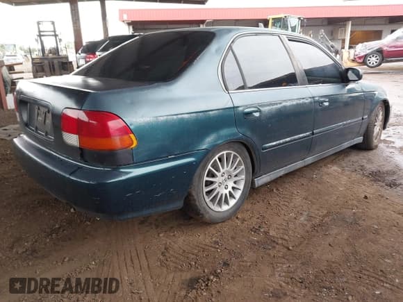 ✅ 1998 Honda Civic EX • VIN: 2HGEJ8548WH591052 • Lot: 43714933. Listed on IAAI with 195,077 mi. Free auction sales archive from the USA and detailed vehicle history report at DreamBid. Image 4.